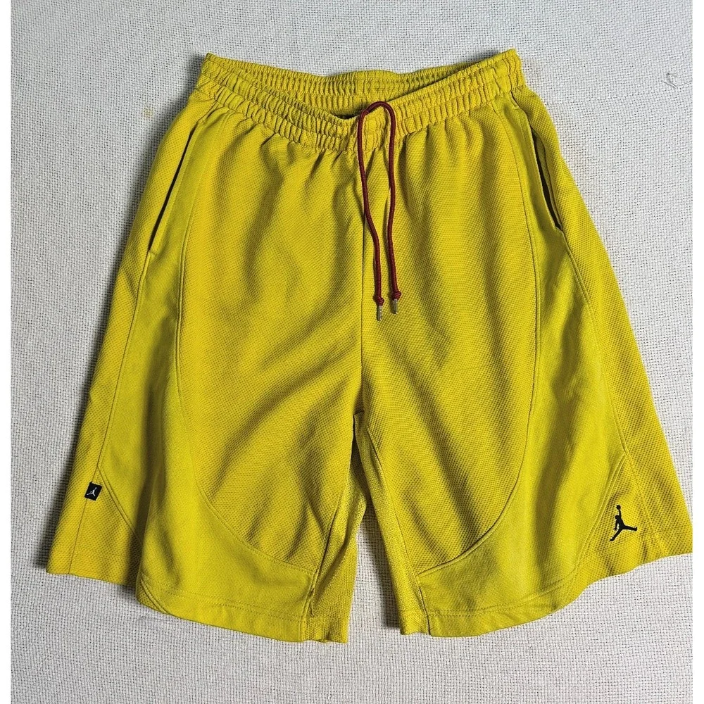Jordan Men's Yellow Basketball Shorts Dri-FIT Athletic Gym Mesh Shorts Size L